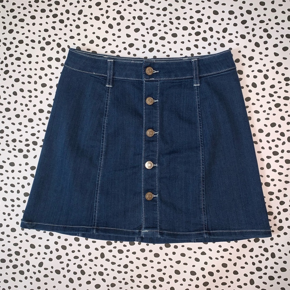 Celebrity Pink Jean Skirt with Silver Buttons